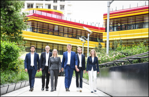 Coaching d’équipe à Paris dans le quartier d'affaires de Paris  avec vue sur les Tours