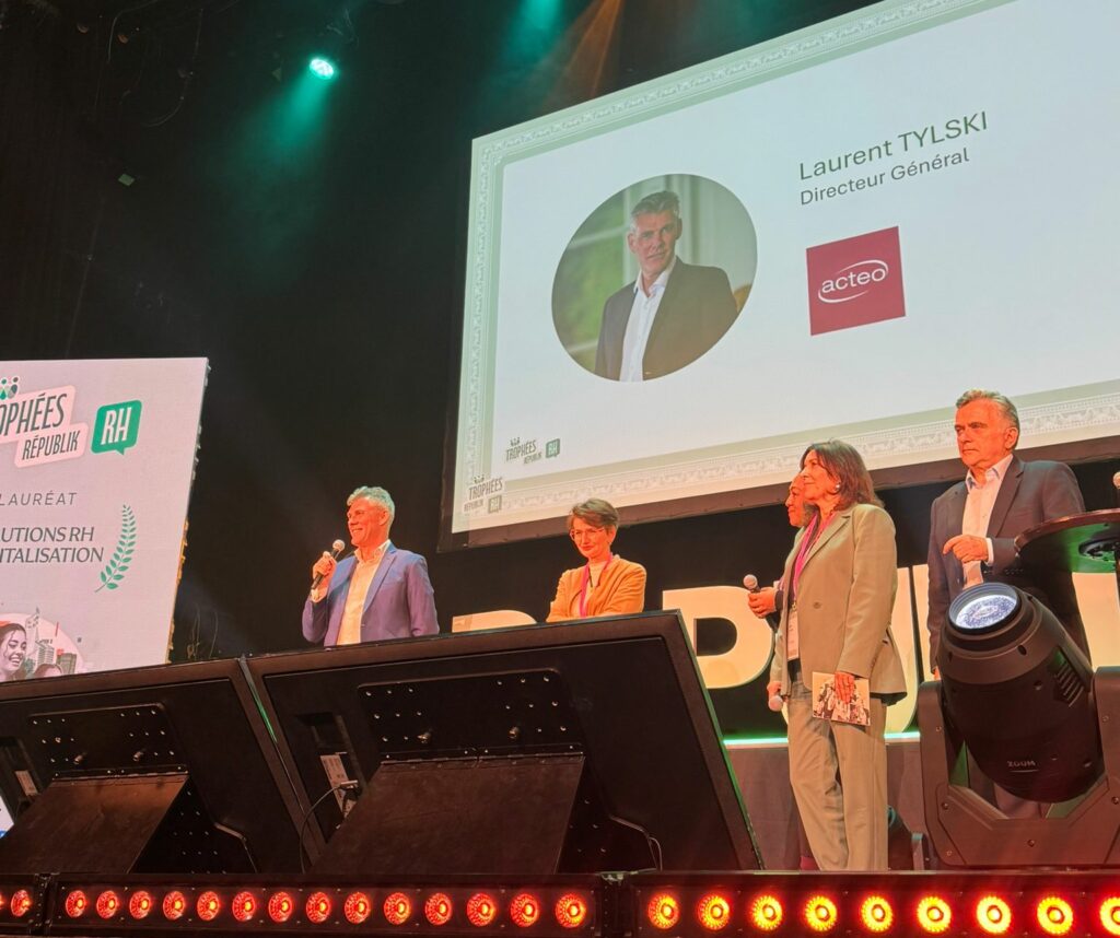 Remise de prix innovation RH par Laurent Tylski
